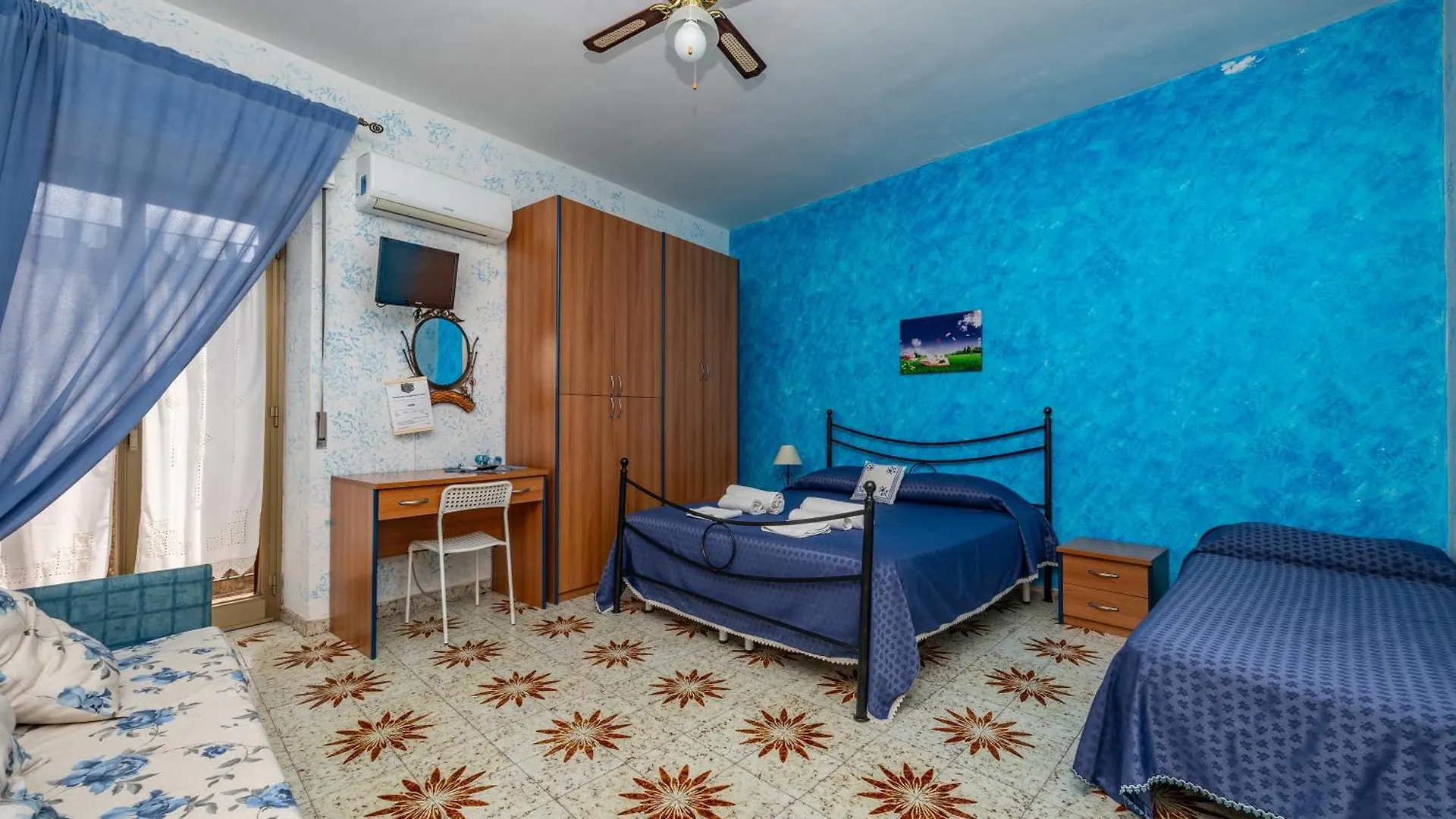 Antica Dimora Marinelli Hotel Ficarra 0*,