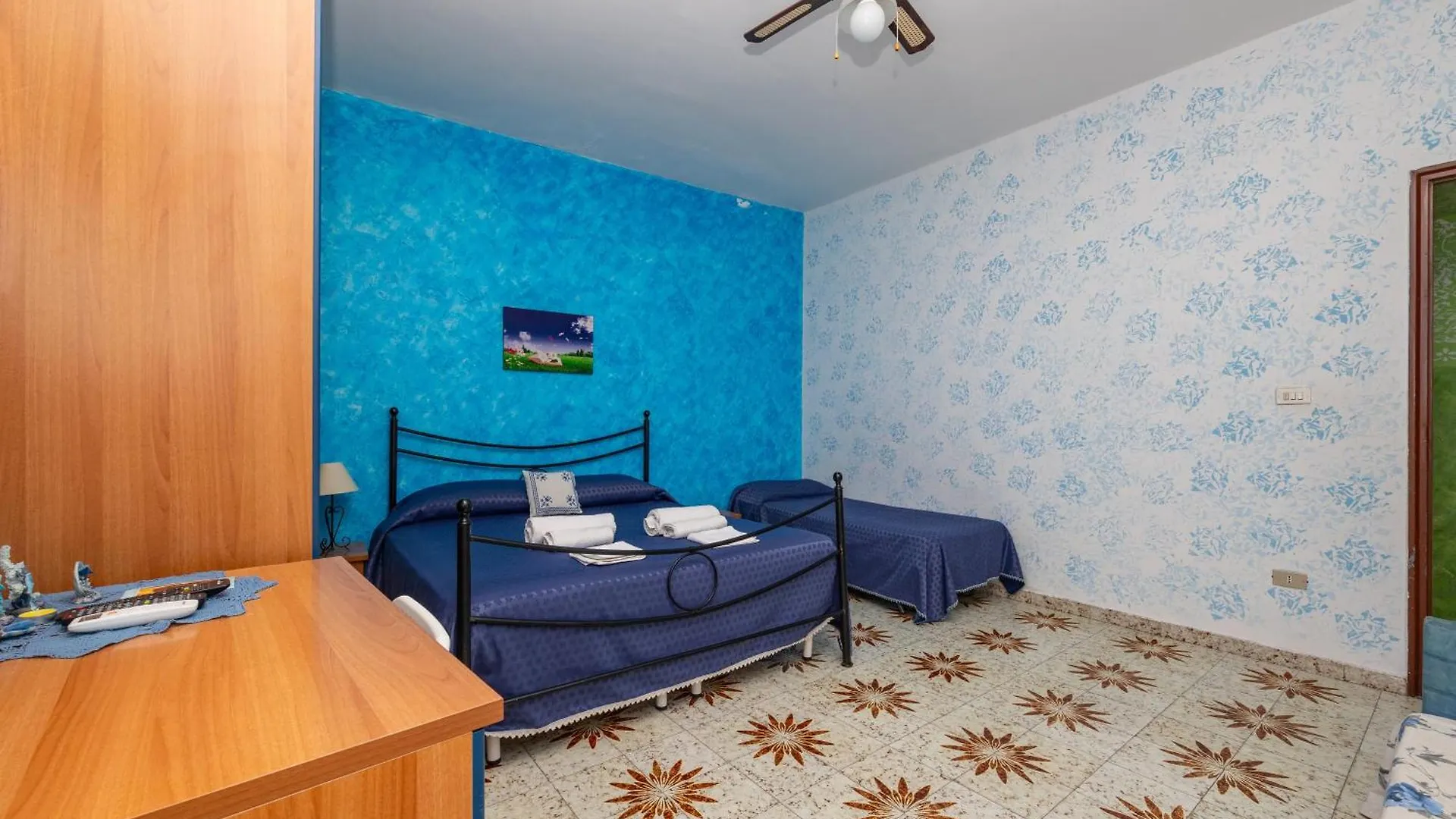 Antica Dimora Marinelli Hotel Ficarra 0*,