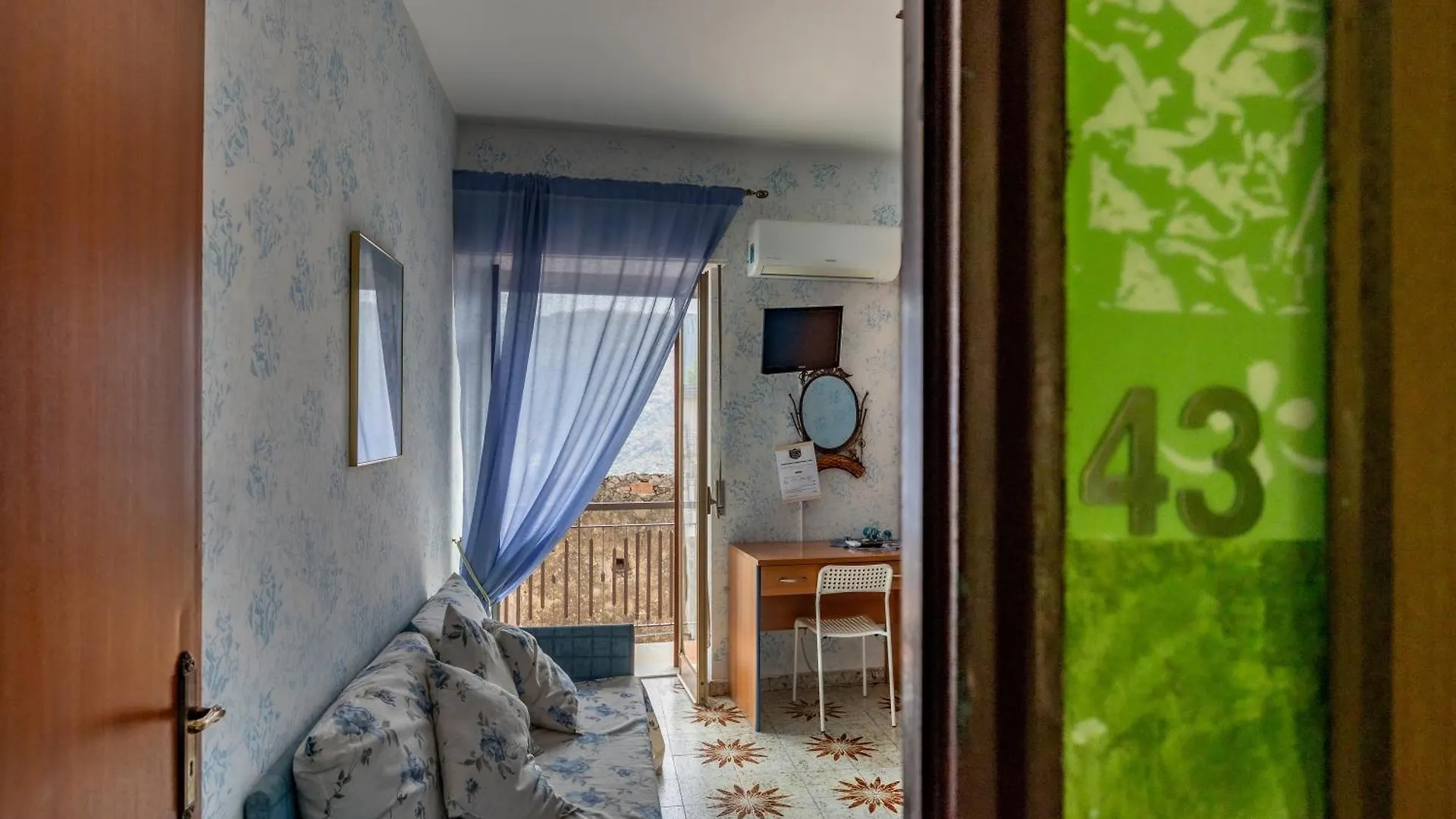 Antica Dimora Marinelli Hotel Ficarra 0*,